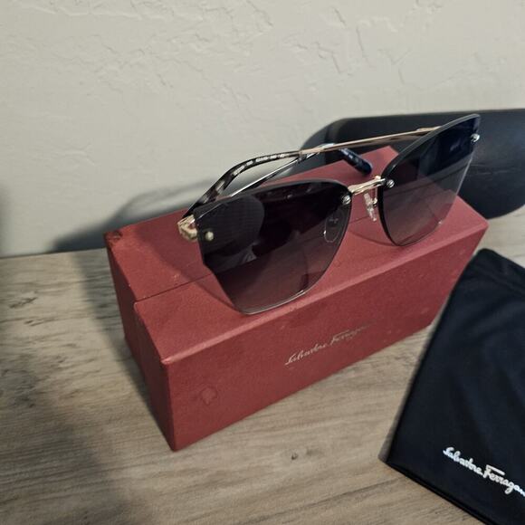 Salvatore Ferragamo SF223S Rimless Butterfly Sunglasses Rose Gold Gray Designer main image 10